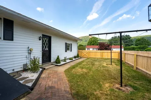 9 Sandra Rd, Easthampton, MA 01027 photo 36