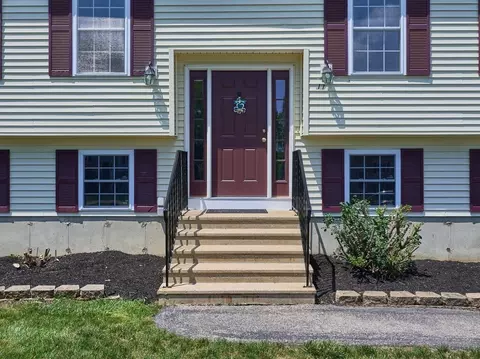 11 Abbey Rd, Webster, MA 01570 photo 2