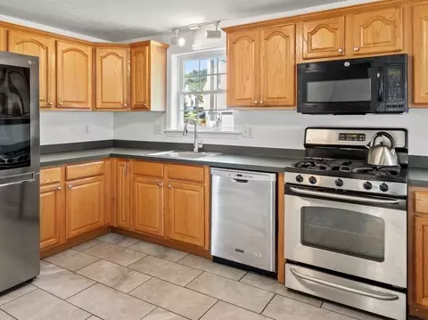 11 Abbey Rd, Webster, MA 01570 photo 3