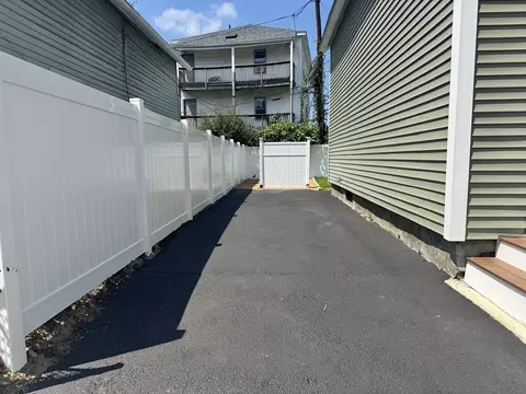 Exterior - 21 Lodi St, Worcester, MA 01608 photo 8 of 9