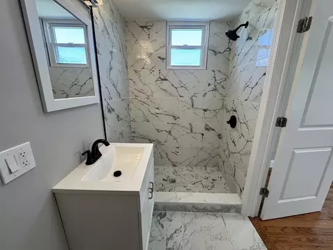 Bath - 21 Lodi St, Worcester, MA 01608 photo 2 of 2