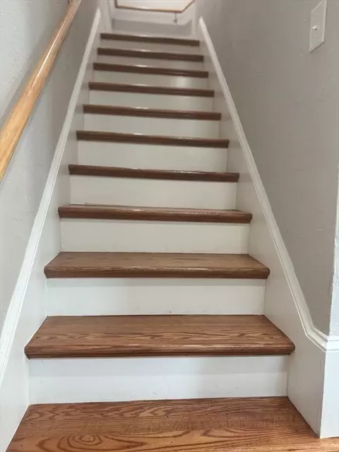 Entry Way - 21 Lodi St, Worcester, MA 01608 photo 1 of 1