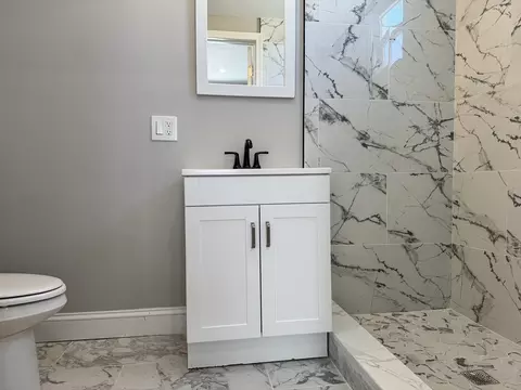 Bath - 21 Lodi St, Worcester, MA 01608 photo 1 of 2