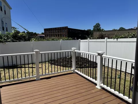 Exterior - 21 Lodi St, Worcester, MA 01608 photo 2 of 9