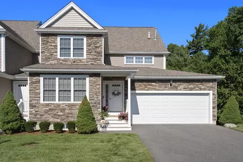 37 Bristol Cir #49, Raynham, MA 02767