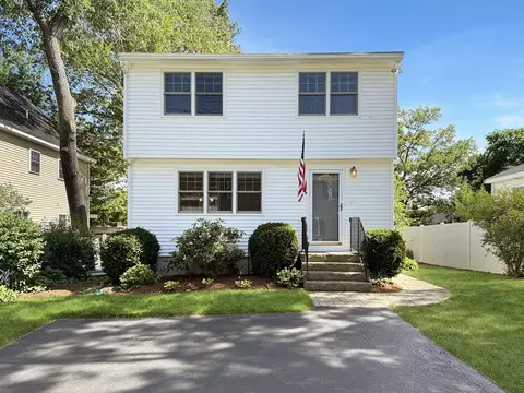 31 6th Ave, Chelmsford, MA 01863