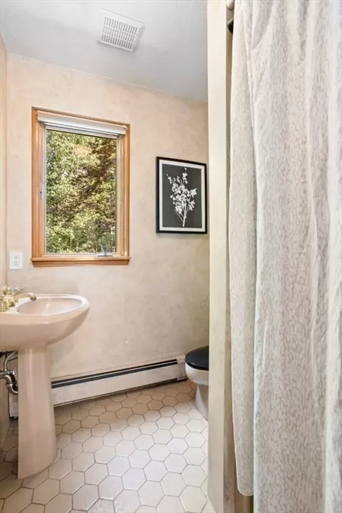 Bath - 5 Rust Ln, North Reading, MA 01864 photo 1 of 2