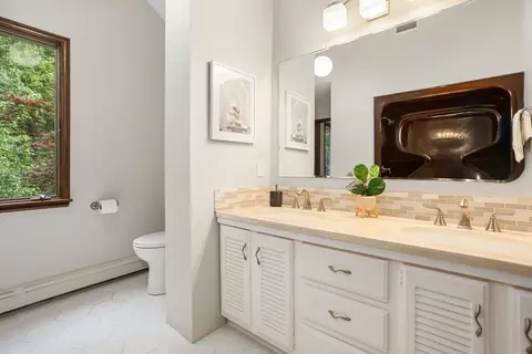 Bath - 5 Rust Ln, North Reading, MA 01864 photo 2 of 2