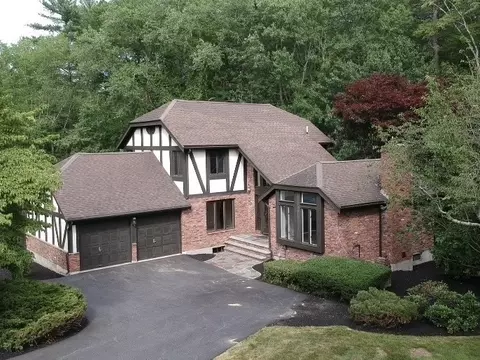 5 Rust Ln, North Reading, MA 01864