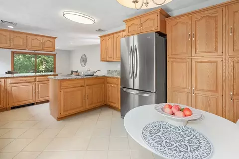 Kitchen - 5 Rust Ln, North Reading, MA 01864 photo 1 of 2