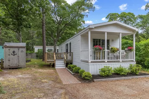 210 West Rd #B9, Wellfleet, MA 02667