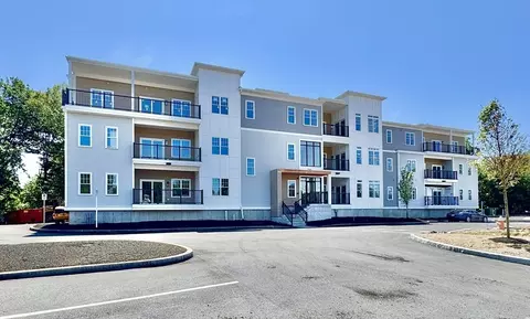 90 E Central St #206, Franklin, MA 02038