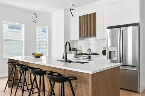 10 Woodford St #3, Boston, MA 02125