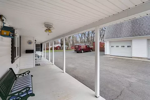 93 Strong St, Springfield, MA 01104 photo 4