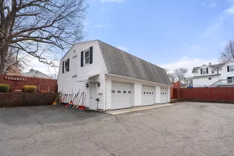 93 Strong St, Springfield, MA 01104 photo 6