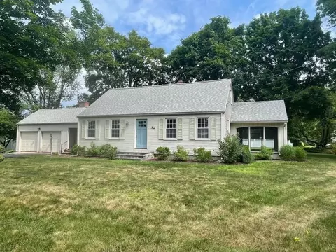 4 Lyman Ter, South Hadley, MA 01075