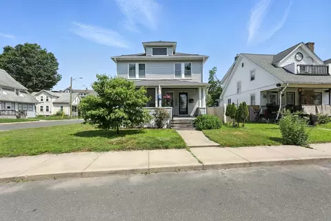 39 Claremont Ave, Holyoke, MA 01040