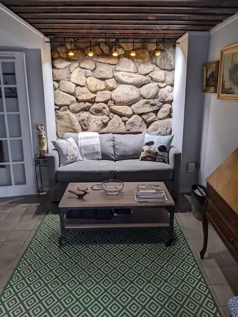 Living - 5 Pirates Ln #B, Gloucester, MA 01930 photo 3 of 3