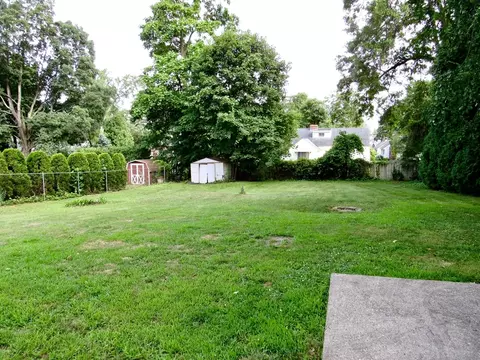 Exterior - 125 Maple St, West Springfield, MA 01089 photo 4 of 7