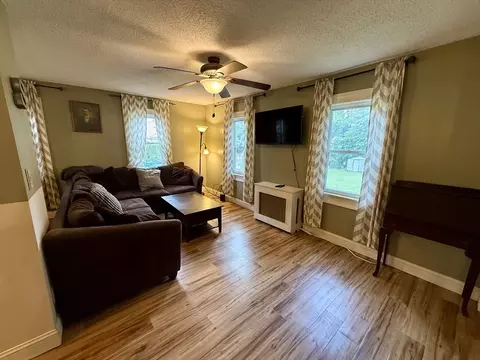 Living - 125 Maple St, West Springfield, MA 01089 photo 1 of 4