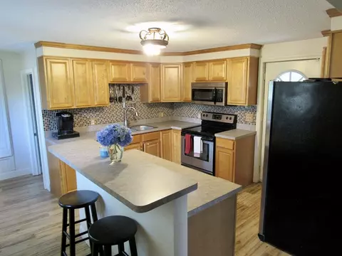 Kitchen - 125 Maple St, West Springfield, MA 01089 photo 3 of 4