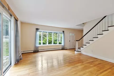 Living - 4 Dalton Ave #3, Gloucester, MA 01930 photo 3 of 3
