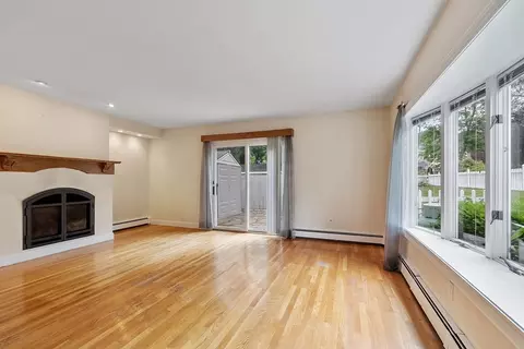 Living - 4 Dalton Ave #3, Gloucester, MA 01930 photo 1 of 3