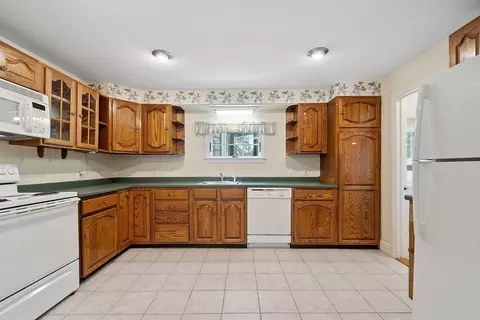 Kitchen - 4 Dalton Ave #3, Gloucester, MA 01930 photo 2 of 3