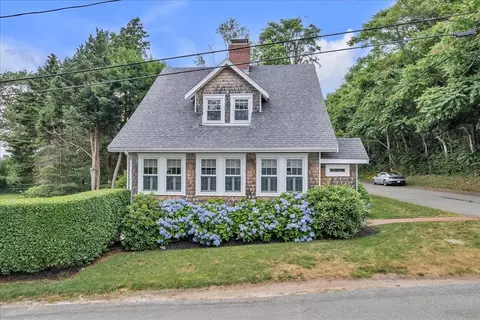 83 Shipyard Ln, Dartmouth, MA 02748