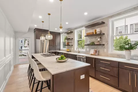 9 Russell #1, Charlestown, MA 02129
