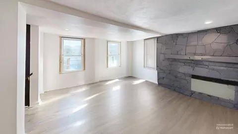 Living - 130 High St, Upton, MA 01568 photo 1 of 1