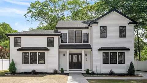 24 Lake St, Wrentham, MA 02093