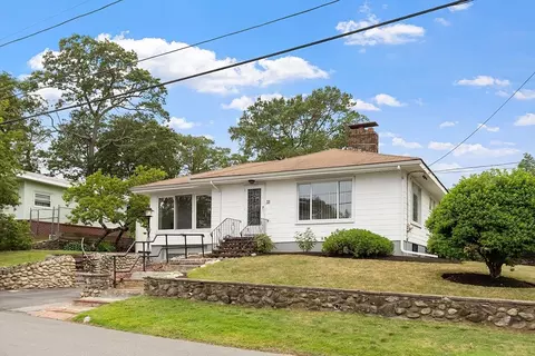33 Durso Ave, Lawrence, MA 01843 photo 3