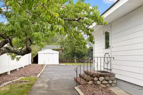 33 Durso Ave, Lawrence, MA 01843 photo 32