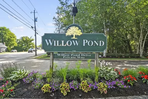 1 Willow Pond Dr #1, Rockland, MA 02370