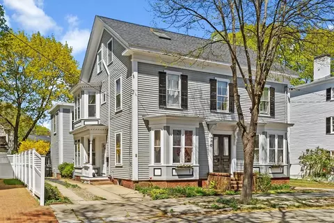 8 Parsons St, Newburyport, MA 01950