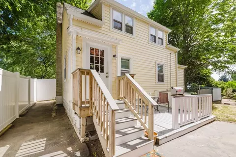 135 Bridge St, Fairhaven, MA 02719