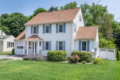 39 Park Ave, Webster, MA 01570 photo 2