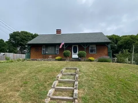 16 Pacheco Path # A, Falmouth, MA 02536