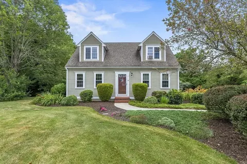 31 Stoney Weir Rd, Halifax, MA 02338