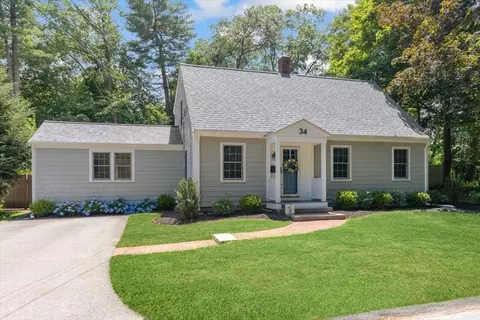 34 Hemlock Rd, Hingham, MA 02043 photo 1