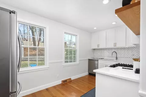 34 Hemlock Rd, Hingham, MA 02043 photo 3