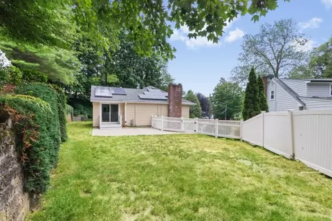 Exterior - 17 Kerrydale, Needham, MA 02492 photo 5 of 6