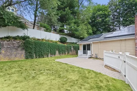Exterior - 17 Kerrydale, Needham, MA 02492 photo 4 of 6