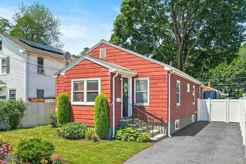 81 Bowdoin Ave, Waltham, MA 02451