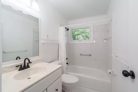 24 Higgins St, Springfield, MA 01108 photo 9