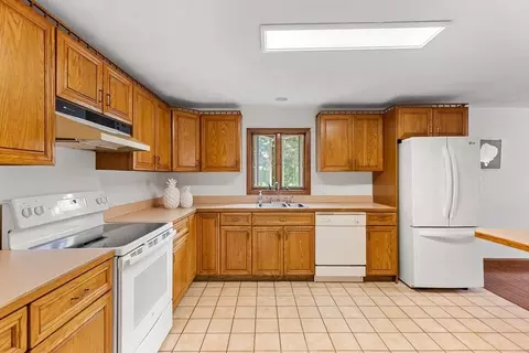 Kitchen - 11 Amherst St, Danvers, MA 01923 photo 1 of 2