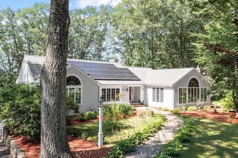 15 Overlook Dr, Chelmsford, MA 01824