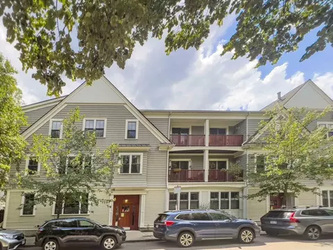 111-121 Green St #104, Boston, MA 02130