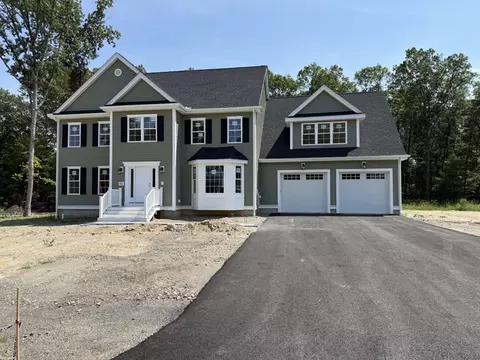 40 Sperry Ln, North Attleboro, MA 02760